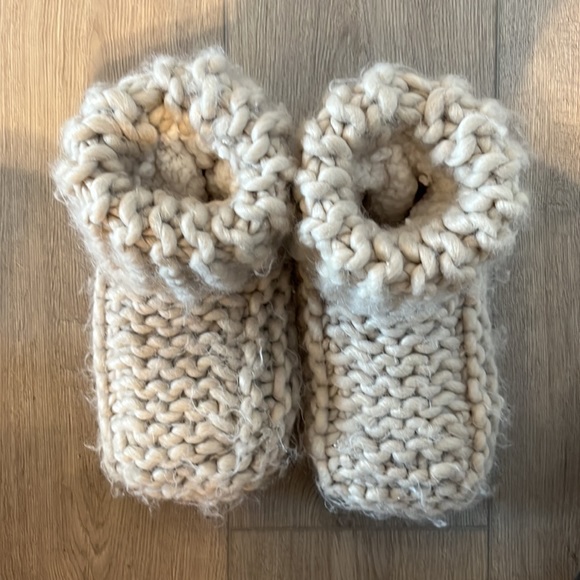 Lemon Cabin Cuffed Cute Bootie - Picture 2 of 7